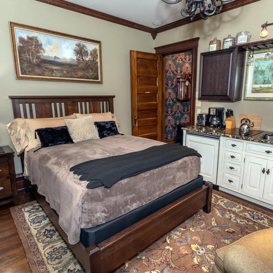 South Broadway Manor B&B - Near Fallingwater, Ohiopyle State Park, Hiking & Biking Trails Gap Scottdale Екстер'єр фото
