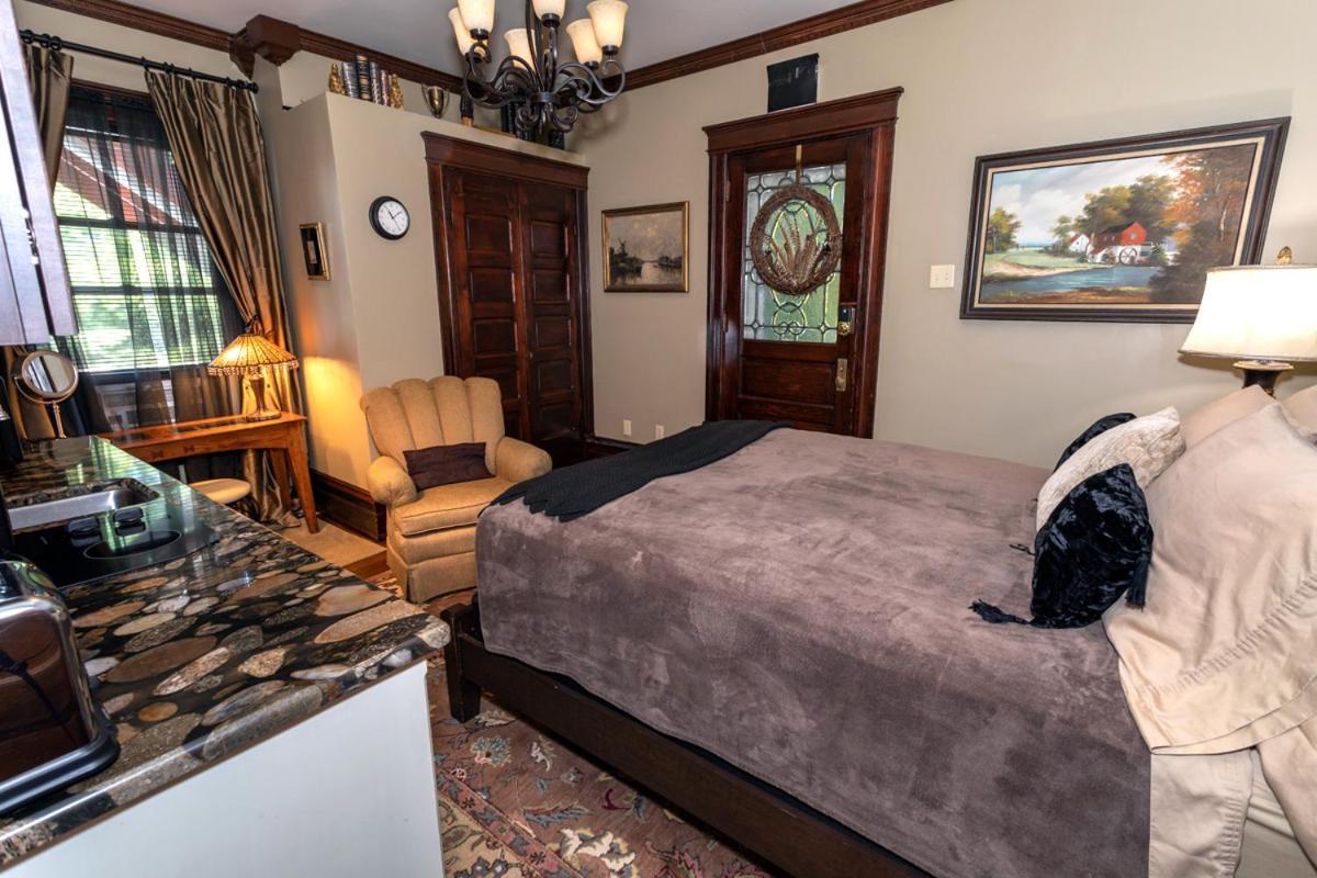 South Broadway Manor B&B - Near Fallingwater, Ohiopyle State Park, Hiking & Biking Trails Gap Scottdale Екстер'єр фото