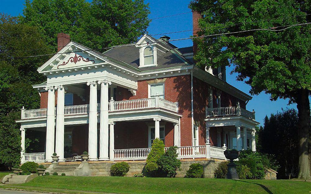 South Broadway Manor B&B - Near Fallingwater, Ohiopyle State Park, Hiking & Biking Trails Gap Scottdale Екстер'єр фото